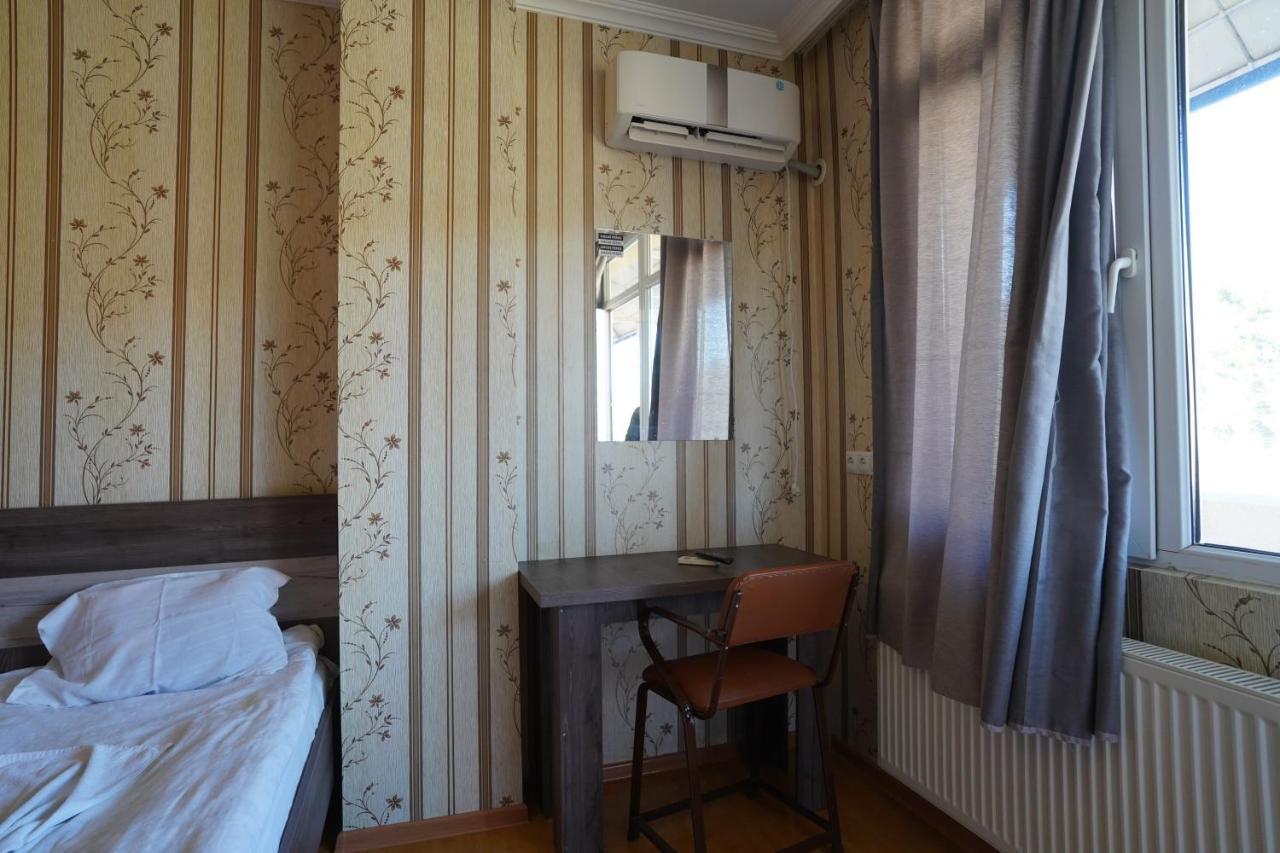Imperator 1 Hotel クタイシ エクステリア 写真